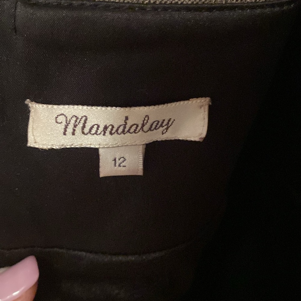 Mandalay lace evening dress - Picture 9 of 16